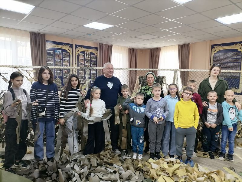 Маскировочная сеть для солдата, который находится на позиции, будет не менее важна, чем бронежилет и каска