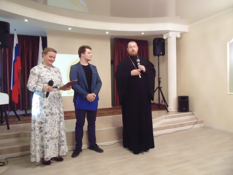 В Новошахтинском филиале ЮФУ состоялось праздничное мероприятие, посвящённое 18-летию со дня открытия, сотрудников и коллег поздравил протоиерей Роман Амплеев