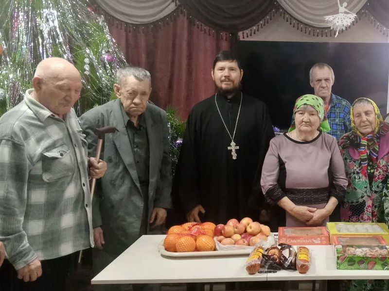 В дни Святок священник посетил дом престарелых хутора Колундаевского