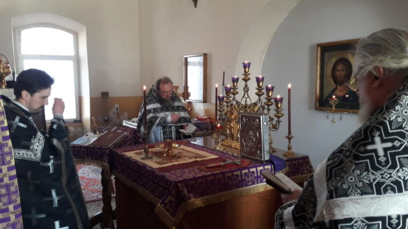 В храме Рождества Христова станицы Митякинской состоялось соборное богослужение духовенства Тарасовского благочиния