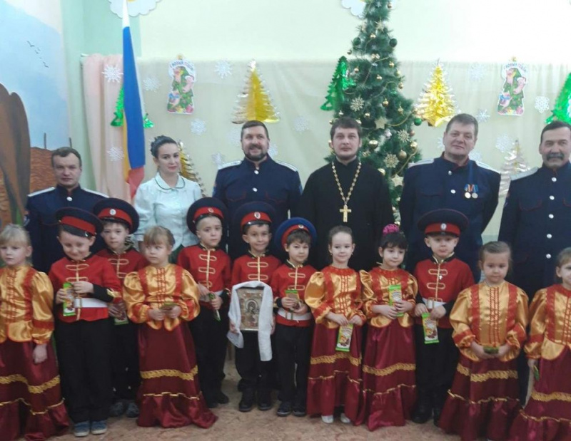 В Боковском казачьем юрте состоялось посвящение в казачата