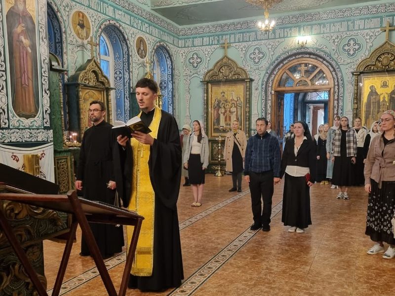 Член молодежного семейного клуба «Верность» приняла участие в молебне преподобному Андрею Рублёву