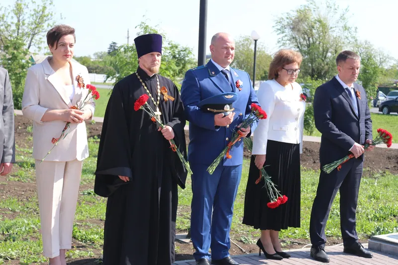 В городе Зверево состоялось памятное мероприятие «Бессмертна Победа, бессмертны её солдаты»