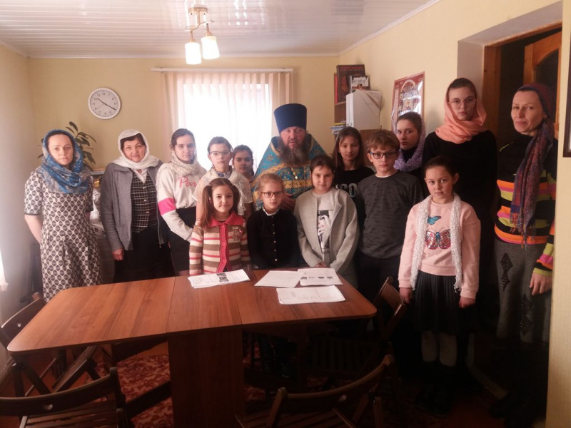 В воскресной группе «Преображение» храма Святого Тихона Задонского п Тарасовский состоялся первый тур Кирилло-Мефодиевской олимпиады