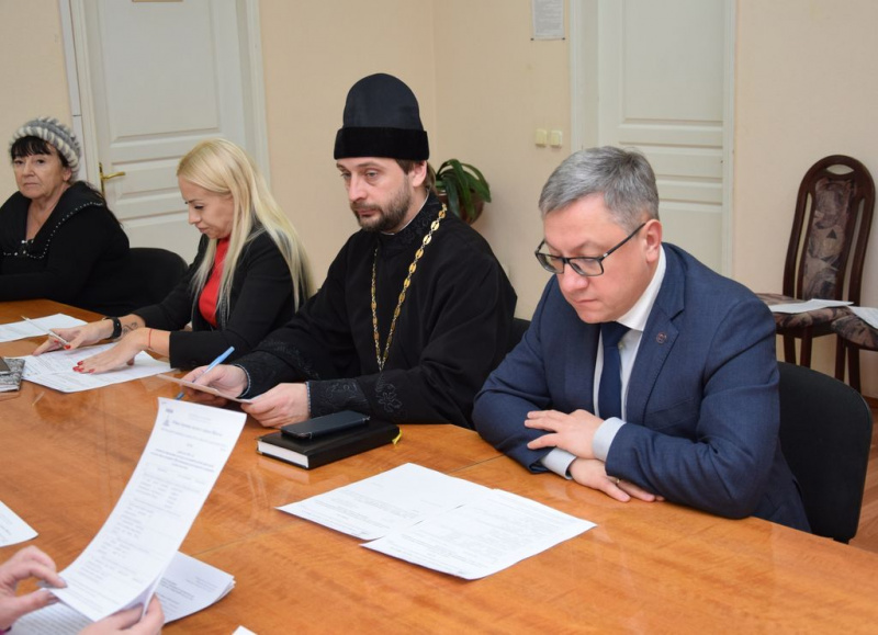 Протоиерей Сергий Яценко принял участие в работе комиссии Общественной палаты г. Шахты