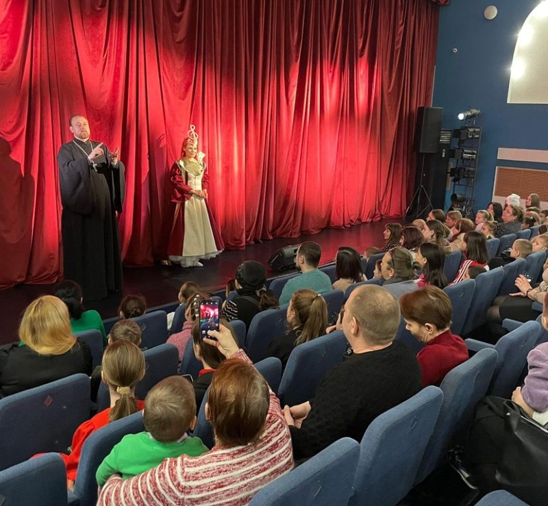 Рождественский подарок Новошахтинского драматического театра
