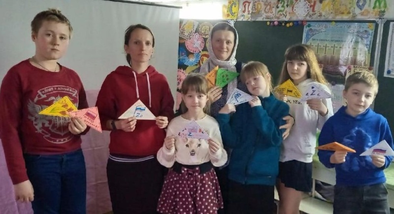 Добровольцы Нижнедонского благочиния приняли участие в акции «Тепло для героя»