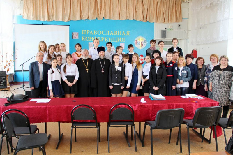 В Багаевской казачьей школе № 1 состоялась общешкольная православная конференция научно-исследовательских работ «Путь к возрождению – пишем историю вместе»