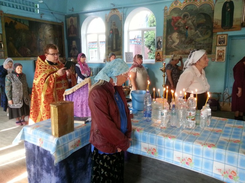 В Никольском храме города Шахты отметили праздник в честь святых мучениц Веры, Надежды, Любови и матери их Софии