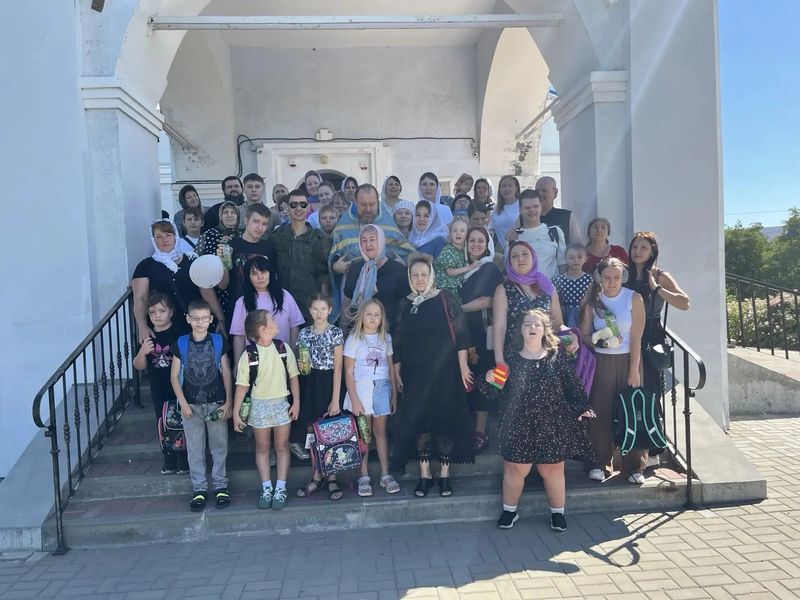 В Новошахтинске завершилась акция "Помоги собраться в школу"