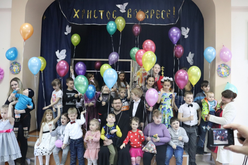 В Каменском благочинии состоялся Пасхальный утренник для детей-инвалидов