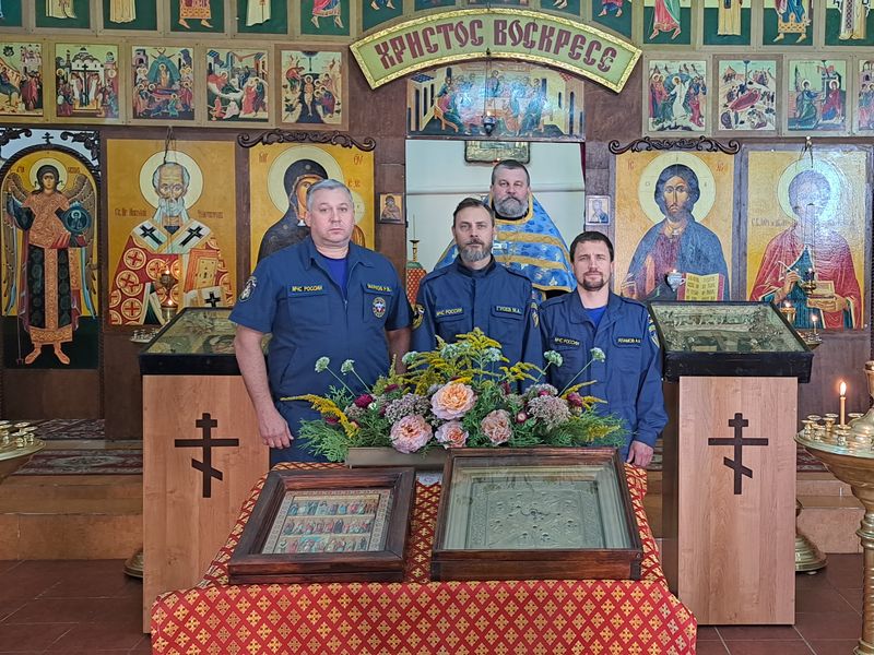 В поселке Майский пожарные помолились своей Небесной Заступнице