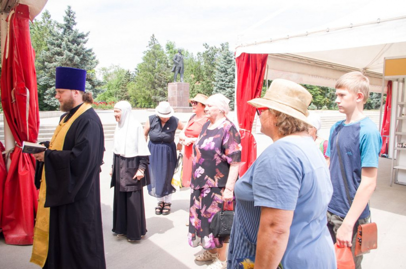 По благословению епископа Шахтинского и Миллеровского Симона в Каменск-Шахтинском благочинии начала свою работу выставка-ярмарка «Кладезь»