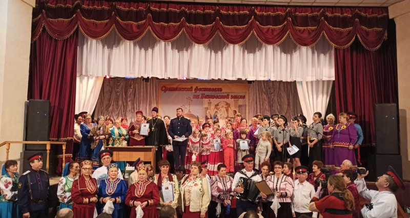 В станице Базковской состоялся V-й молодежный фестиваль православной казачьей культуры и творчества, посвященный Сретению Господню