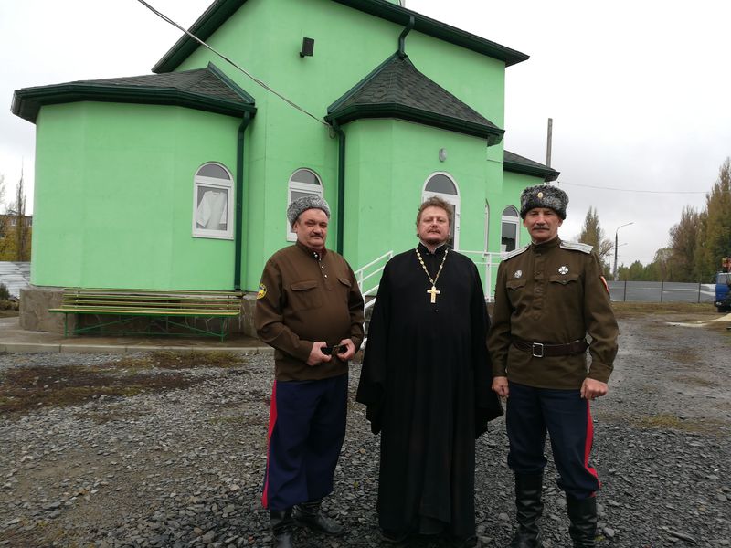 Духовник Александровск-Грушевского юрта протоиерей Владимир Иванов провел встречу с казаками регионального общественного движения «Казаки Нижнего Дона»