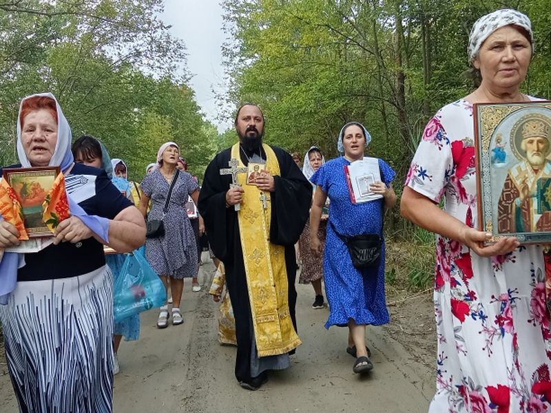 Крестный ход и водосвятный молебен в селе Первомайское