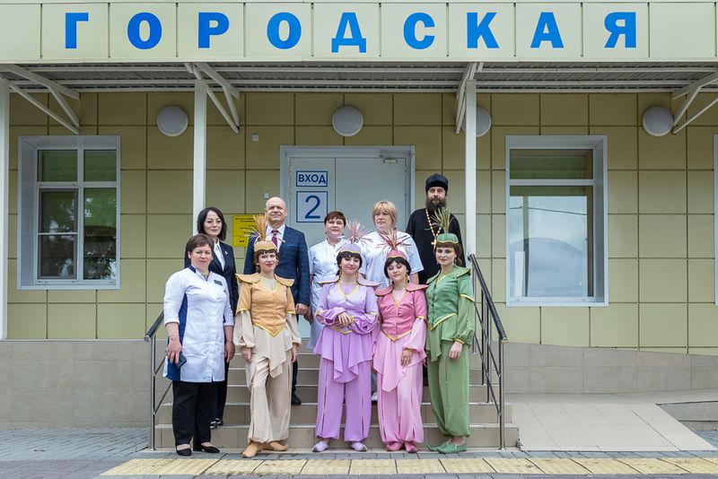 В Международный день защиты детей поздравили пациентов детской городской больницы