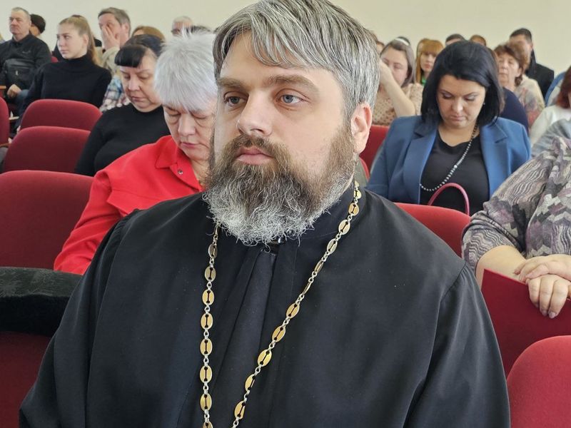 Иерей Виктор Литвинов принял участие в мероприятии, посвященном подведению итогов работы главы Красносулинского района