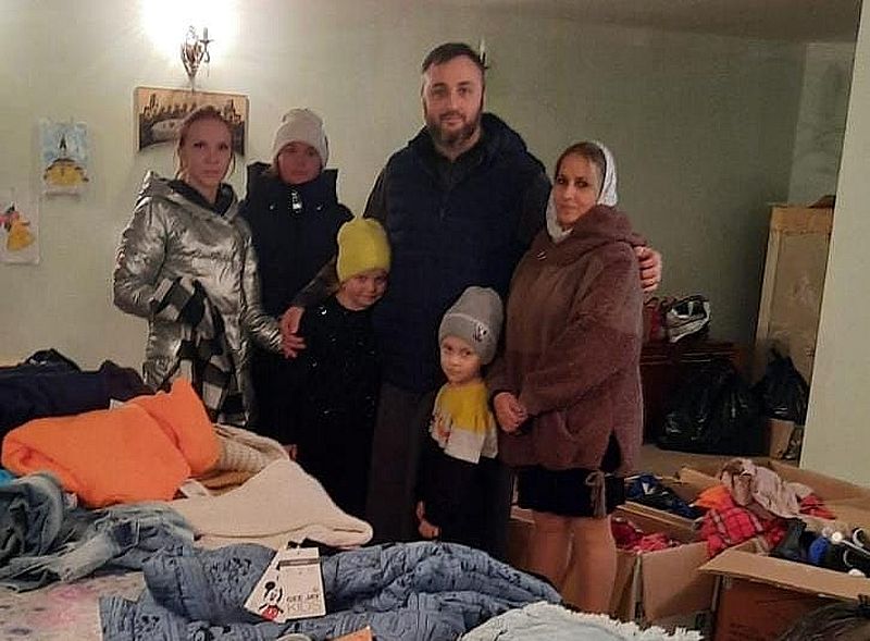 Благотворительная раздача вещей прошла в станице Бессергеневской и посёлке Новозарянский