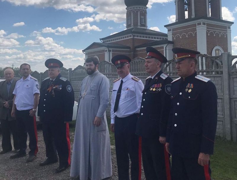 Участники конного перехода посетили храм Покрова Пресвятой Богородицы сл. Никольской