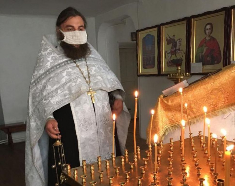 В храмах Александровск-Грушевского благочиния молитвенно почтили память погибших в годы Великой Отечественной войны