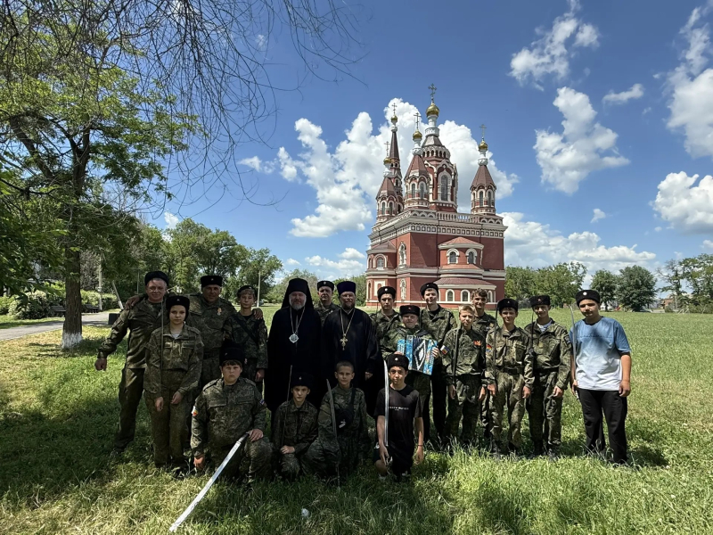 Преосвященнейший епископ Симон встретился с православными следопытами Багаевского благочиния 