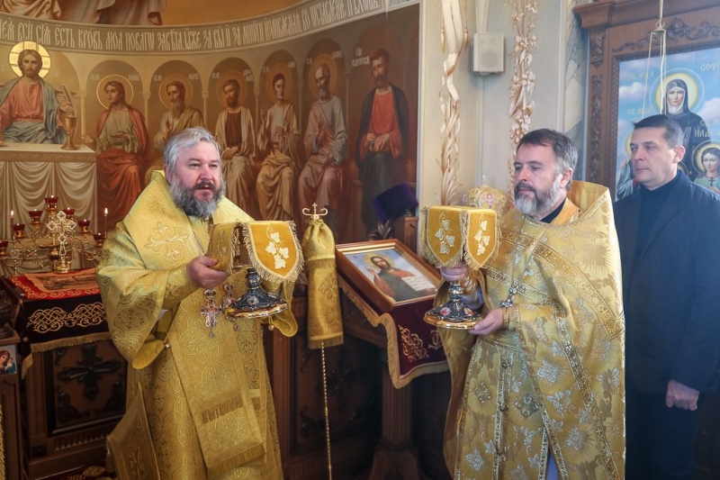 Преосвященнейший епископ Симон совершил Божественную литургию в храме святых Веры, Надежды, Любови и матери их Софии в станице Багаевской