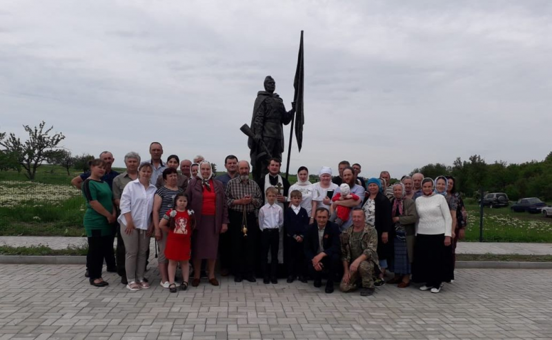 Иерей Александр Левчик совершил чин освящения памятника убиенным воинам в годы Великой Отечественной войны