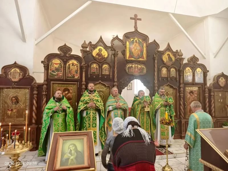 В Гуково прошло соборное служение духовенства благочиния в день памяти преподобного Сергия Радонежского