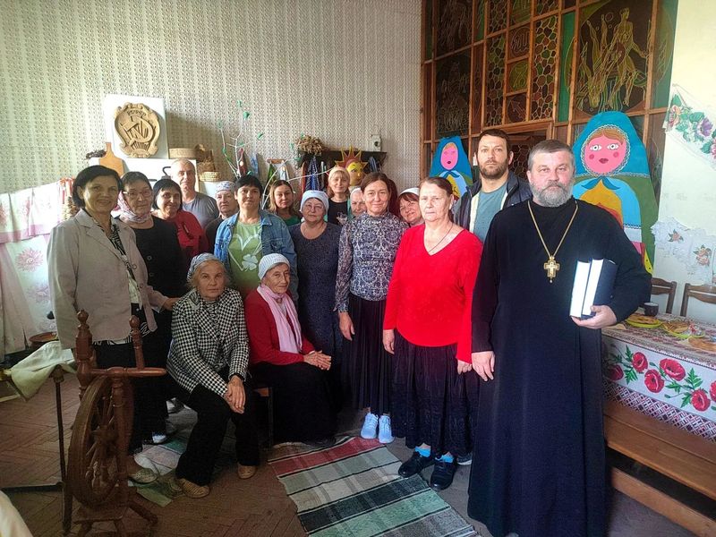Занятие воскресной школы для взрослых в ДК им. М.П. Чиха поселка Майского