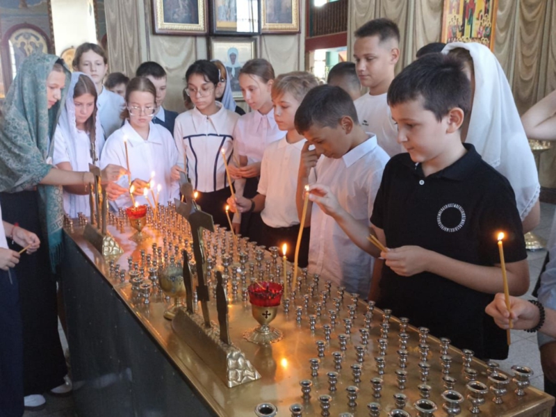 В День солидарности в борьбе с терроризмом школьники гимназии № 10 посетили Покровский кафедральный собор