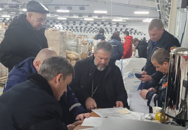 Состоялось совещание представителей Шахтинской епархии и сотрудников ДПЧС Ростовской области по вопросу обеспечения вынужденных переселенцев из Донбасса гуманитарной помощью