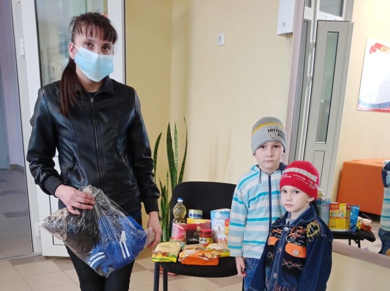 Выездной гуманитарный центр Шахтинской епархии посетил нуждающихся жителей Красносулинского района