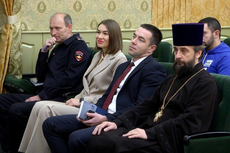 Благочинный приходов Нижнедонского округа принял участие в итоговом в 2025 году заседании районного Совета депутатов