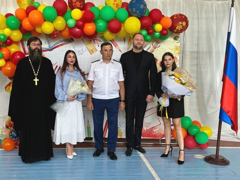 Настоятель Покровского кафедрального собора принял участие в торжественном мероприятии посвящённом Дню Знаний