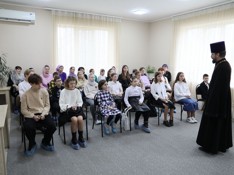 В Шахтинской епархии прошел III тур Кирилло-Мефодиевской олимпиады по Священной истории и Закону Божию.
