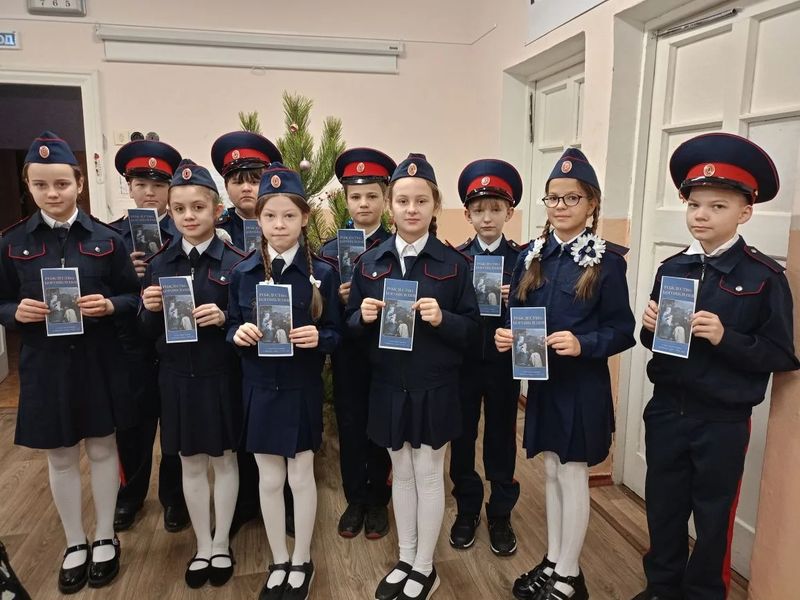 Миссионерская акция по раздаче информационных буклетов «Рождество Христово – Богоявление» прошла в Верхнедонском благочинии