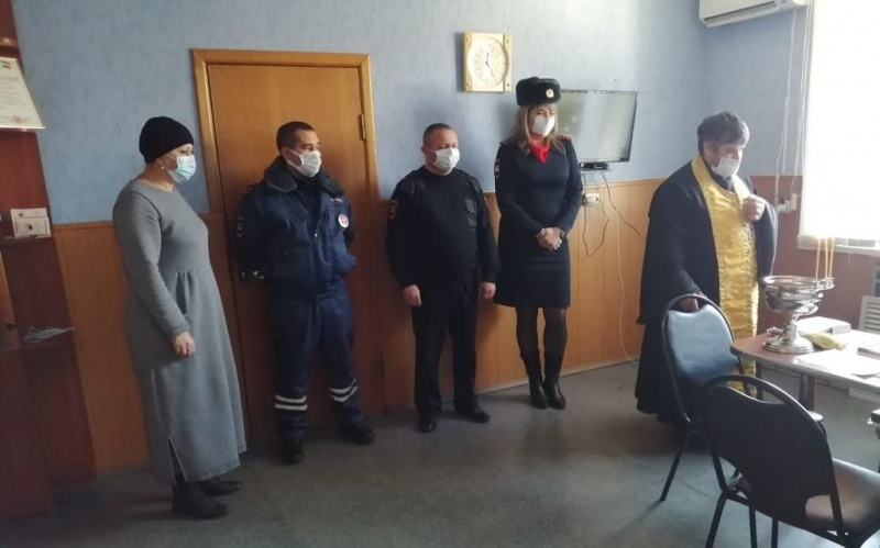 Иерей Сергий Столяров совершил чин освящения отделения государственной инспекции по безопасности дорожного движения в г. Красный Сулин