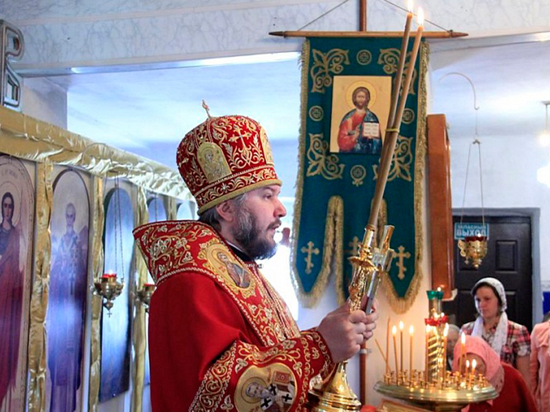 Преосвященнейший епископ Симон с архипастырским визитом посетил Зверево-Никольское благочиние