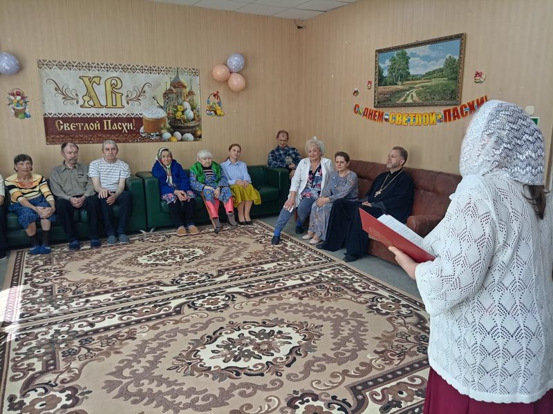 В доме престарелых посёлка Садовый прошёл концерт «Радость пасхальных встреч»