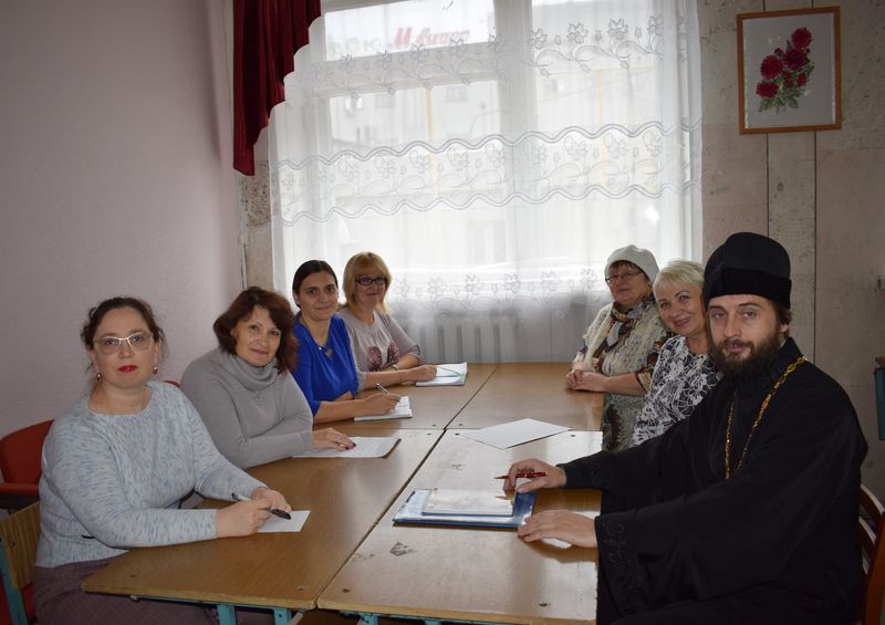 В Департаменте образования г. Шахты состоялось первое рабочее совещание рабочей творческой группы по духовно-нравственному воспитанию и образованию