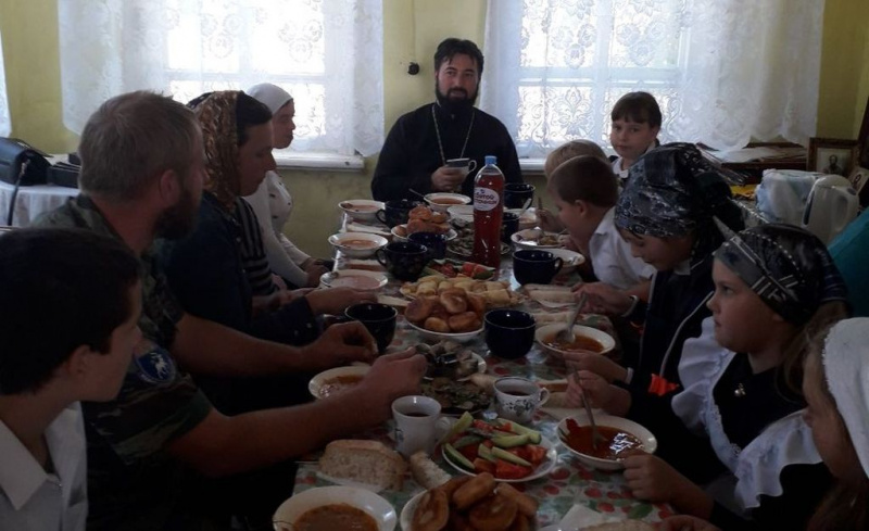 В храме святого благоверного великого князя Александра Невского с. Верхне-Свечниково торжественным богослужением отметили главное храмовое торжество