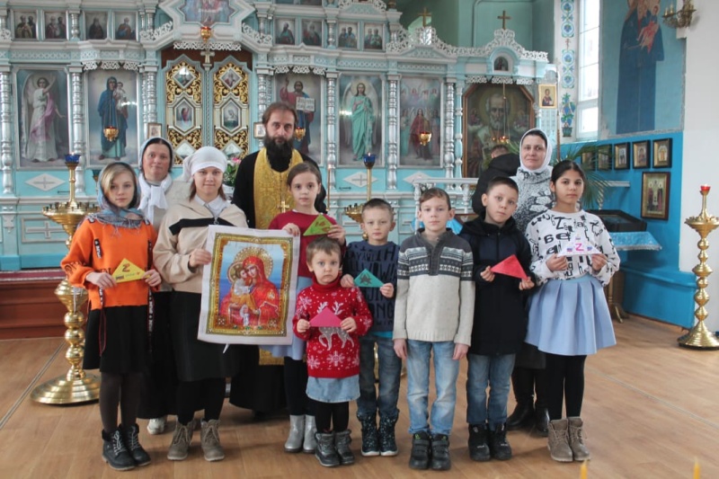 Дети поздравили военнослужащих с Днем защитника Отечества