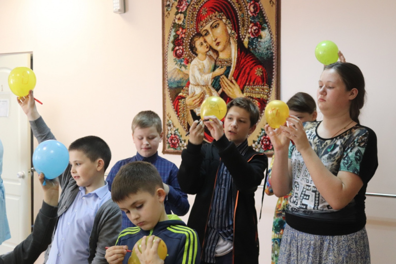 Воспитанники воскресной учебно-воспитательной группы Свято-Екатерининского прихода г. Красный Сулин посетили немощных стариков