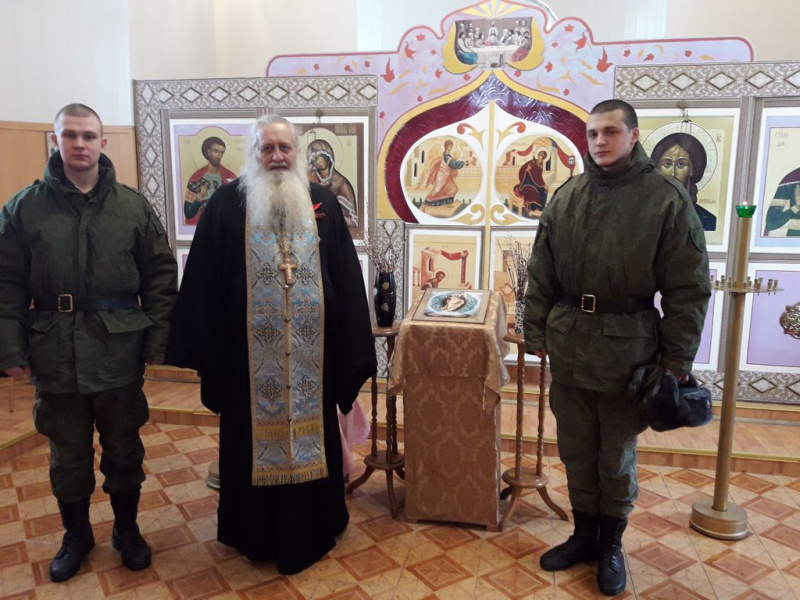 Иеромонах Николай (Наметышев) совершил молебен в в/ч 3066 Войск национальной Гвардии РФ в храме Благоверного князя Димитрия Донского в Казачьих Лагерях