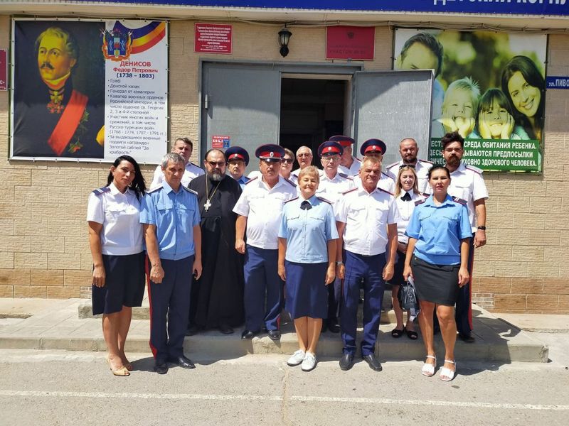 Духовник Каменского казачьего кадетского корпуса им. генерала Ф. П. Денисова совершил чин освящения кадетского корпуса