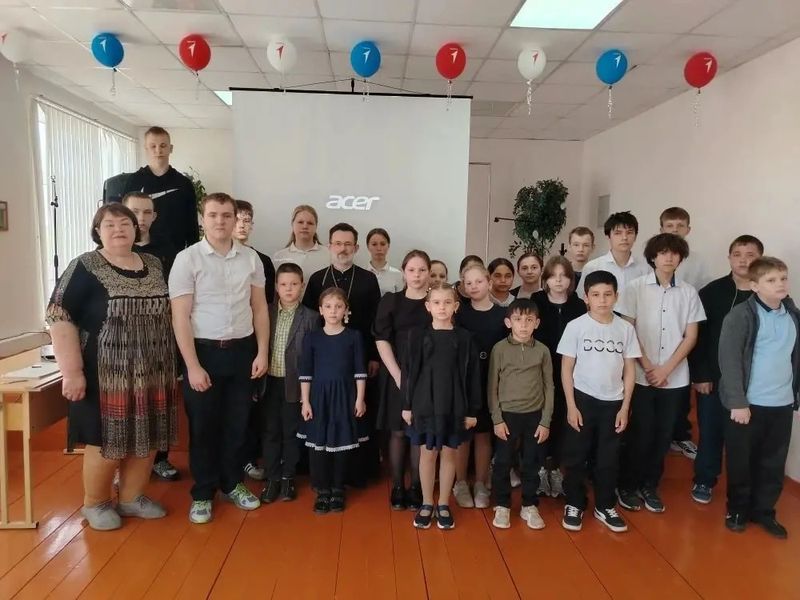 Встреча священника с учениками 