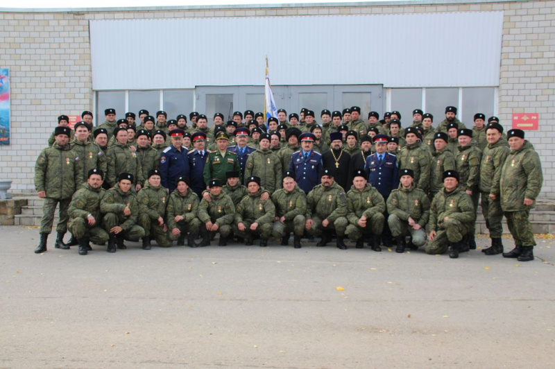 В Каменске на базе 11-й гвардейской ордена Александра Невского инженерной бригады проходят сборы казачьей роты территориальной обороны мобилизационного резерва. 