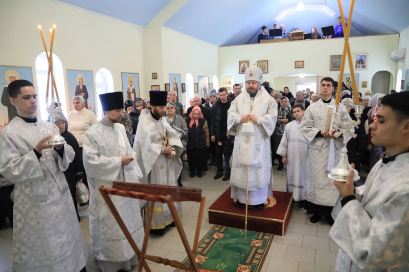 В престольный день Преосвященнейший епископ Симон совершил Божественную литургию в храме праведного Иосифа Обручника г. Шахты