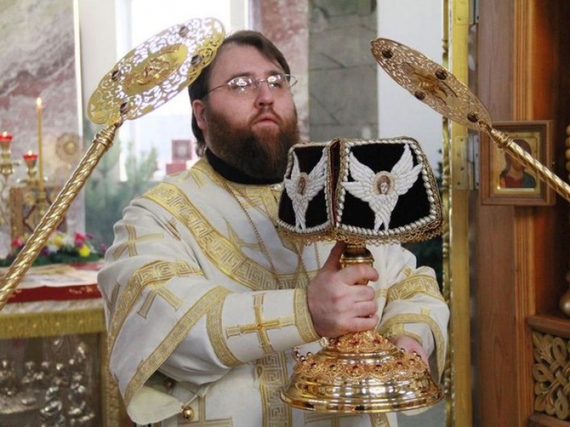 Епископ Шахтинский и Миллеровский Игнатий совершил Литургию в Покровском кафедральном соборе г. Шахты